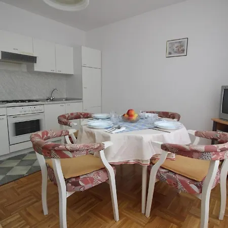 Apartment Dragica-Meerblick, 280M Vom Meer * Silo (Krk)