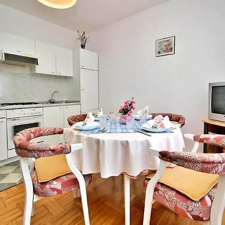 Apartment Dragica-Meerblick, 280M Vom Meer Apartment *